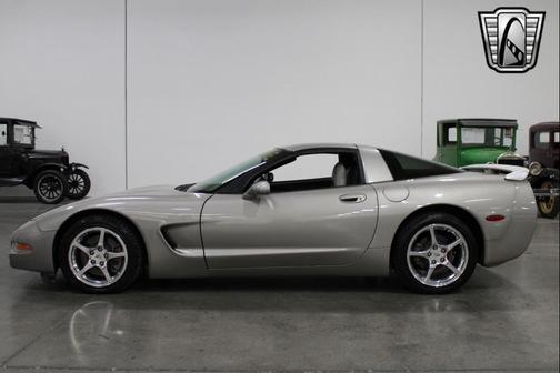 2001 Chevrolet Corvette Base