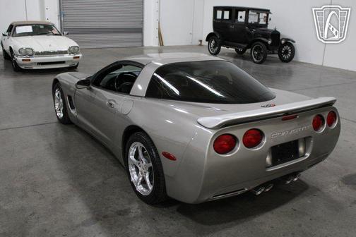 2001 Chevrolet Corvette Base