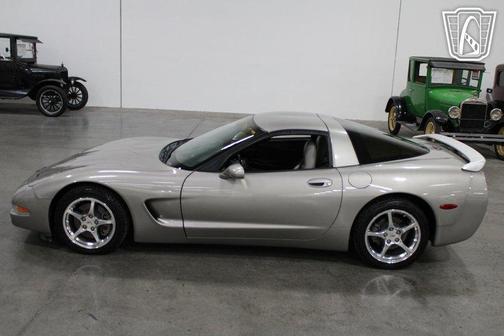 2001 Chevrolet Corvette Base