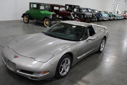 2001 Chevrolet Corvette Base