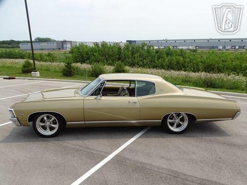 Gold 1967 Chevrolet Caprice