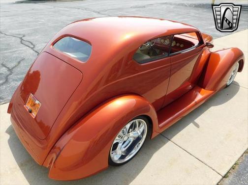 1937 Ford Tudor Sedan