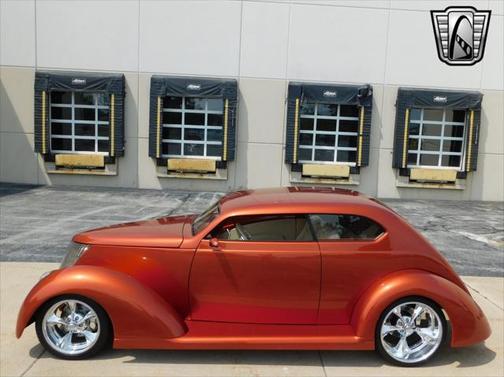 1937 Ford Tudor Sedan