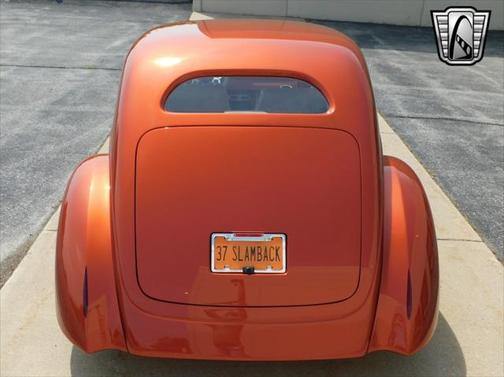 1937 Ford Tudor Sedan