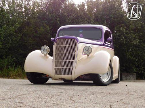 1935 Ford Tudor 