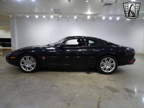 2003 Jaguar XKR Base