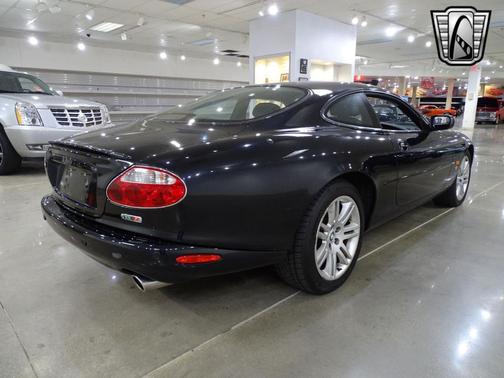 2003 Jaguar XKR Base