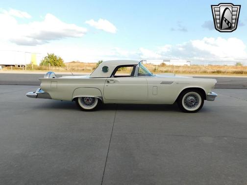 1957 Ford Thunderbird Base