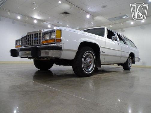 White 1985 Ford Crown Victoria Country Squire