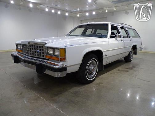 White 1985 Ford Crown Victoria Country Squire