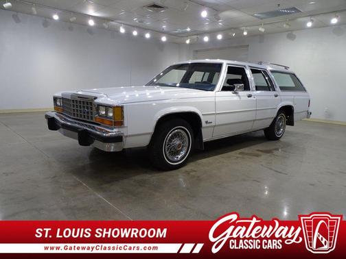 White 1985 Ford Crown Victoria Country Squire