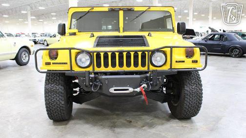 Competition Yellow 2000 AM General Hummer