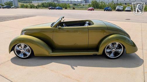 GREEN 1939 Ford Custom Base