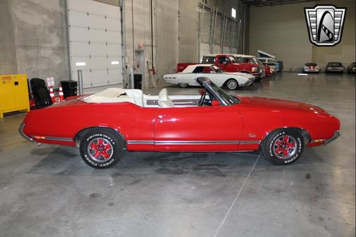 1971 Oldsmobile Cutlass Supreme Base