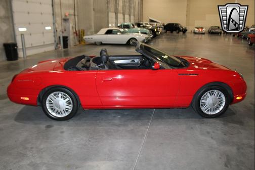 2002 Ford Thunderbird Base