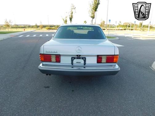 1990 Mercedes-Benz S-Class 300SE