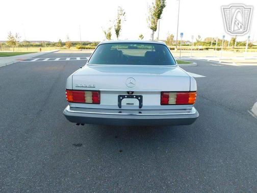 1990 Mercedes-Benz S-Class 300SE