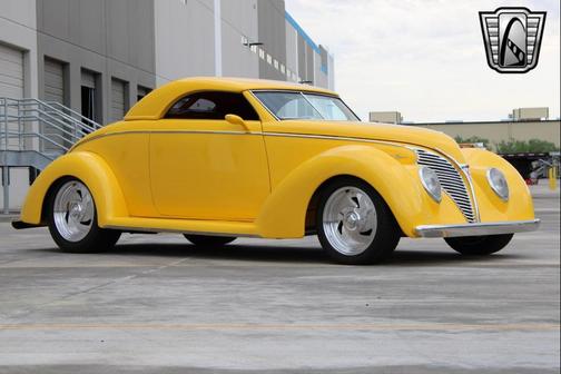 1937 Ford Coupe