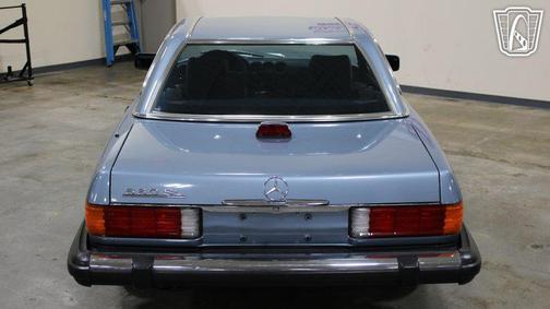 BLUE 1986 Mercedes-Benz 560SL