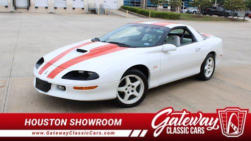 WHITE 1997 Chevrolet Camaro SS