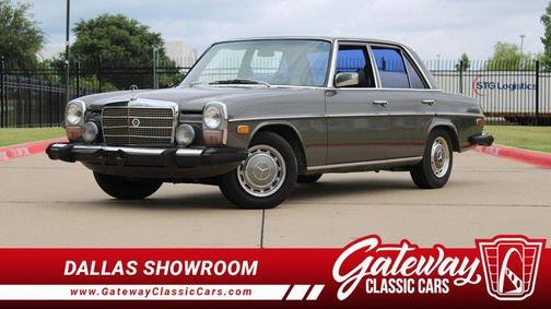 Grey 1976 Mercedes-Benz 300D