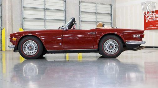 RED 1973 Triumph TR6 Base