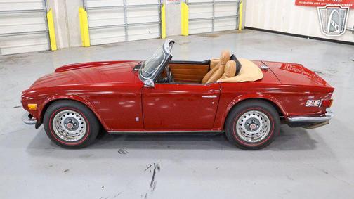 RED 1973 Triumph TR6 Base