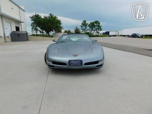 2004 Chevrolet Corvette Base