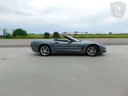 2004 Chevrolet Corvette Base