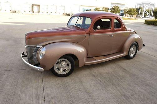 1940 Ford Deluxe Base