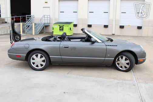2003 Ford Thunderbird