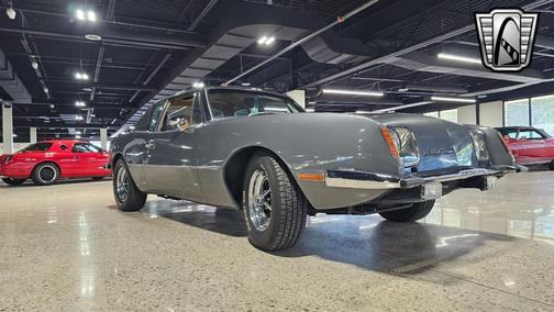 1977 Avanti Motors Avanti II Base