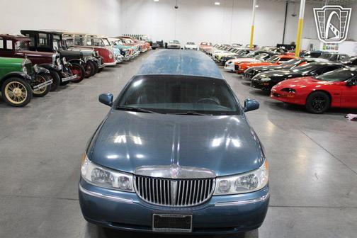 2001 Lincoln Town Car Executive