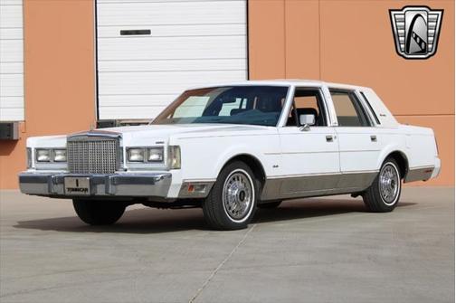 1985 Lincoln Town Car Signature