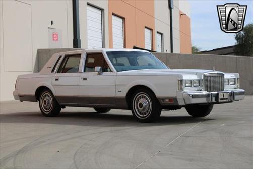 1985 Lincoln Town Car Signature