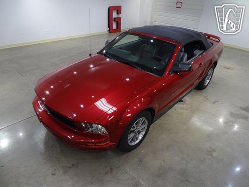 2005 Ford Mustang Base