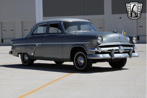 1954 Ford Crestline