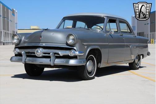 1954 Ford Crestline