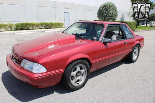 1990 Ford Mustang