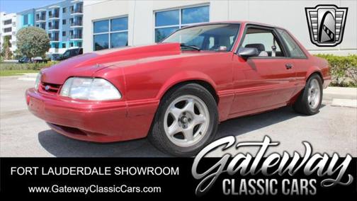 1990 Ford Mustang