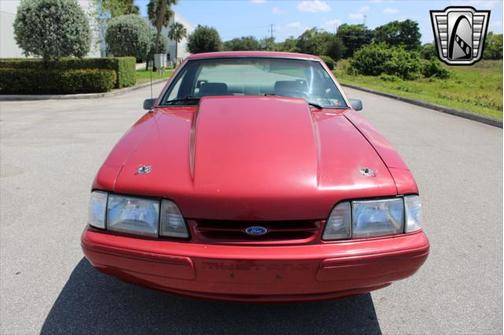 1990 Ford Mustang