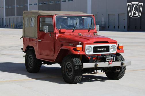 1977 Toyota Land Cruiser Base