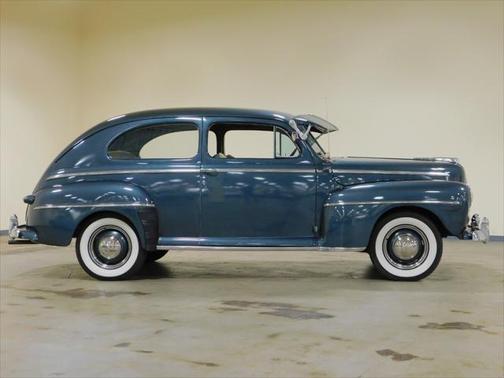 1947 Ford Deluxe Base