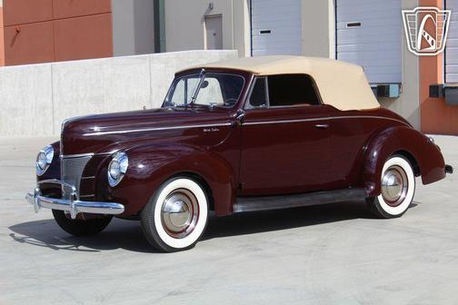 1940 Ford Deluxe Base
