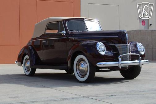 1940 Ford Deluxe Base