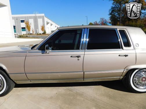1991 Cadillac Brougham DElegance
