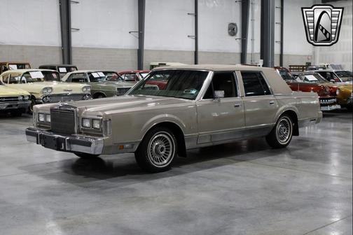 1988 Lincoln Town Car 