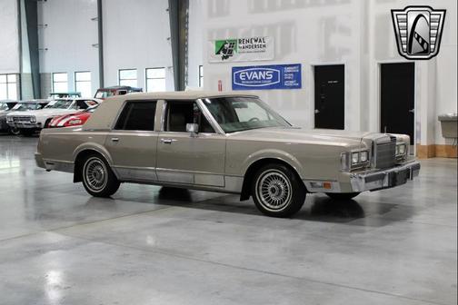 1988 Lincoln Town Car 