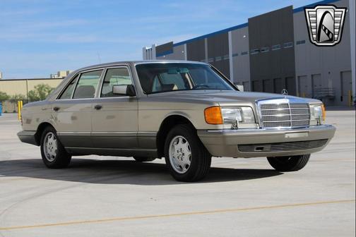 1988 Mercedes-Benz S-Class 560SEL