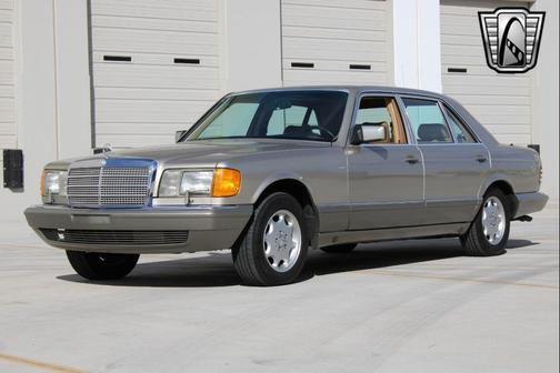 1988 Mercedes-Benz S-Class 560SEL